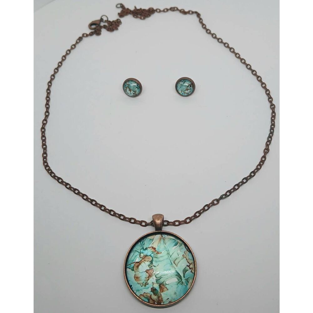 Necklace and earrings set